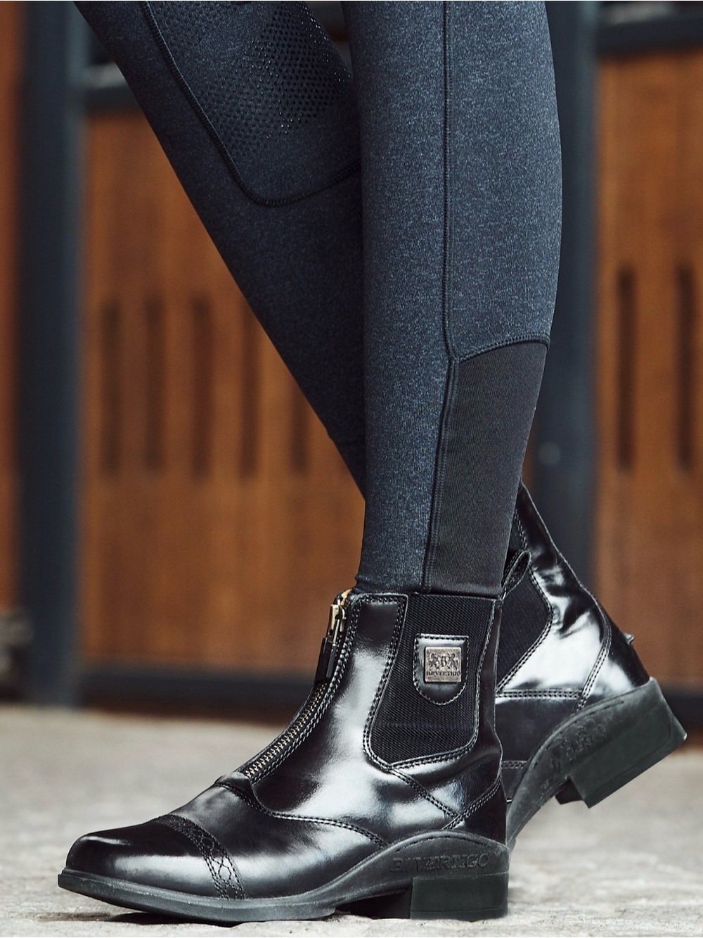B//Vertigo Saturn Front Zip Leather Jodhpur Women’s Boots Size 9.5